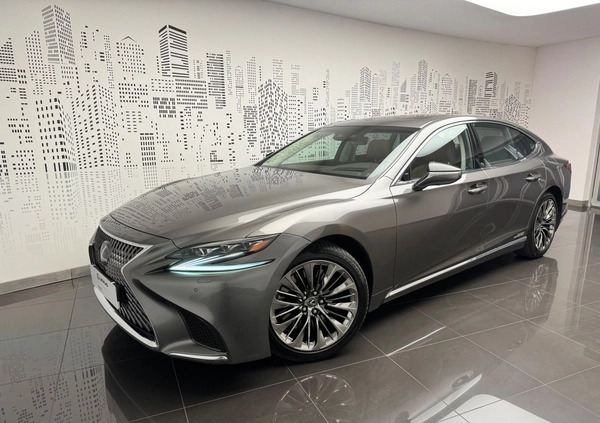 Lexus LS cena 228900 przebieg: 112502, rok produkcji 2017 z Ulanów małe 529